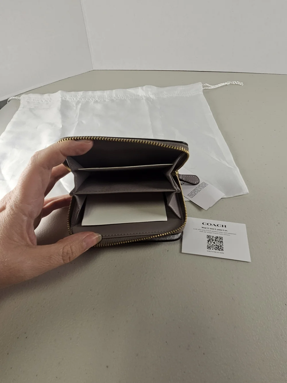 NWT Coach New York Bifold Zip Wallet in Mauve & Dust Bag